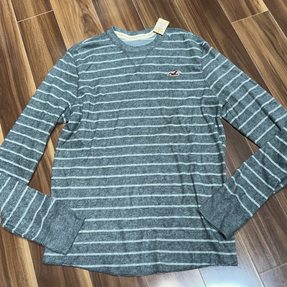 XL Hollister Men’s knit soft thermal top
